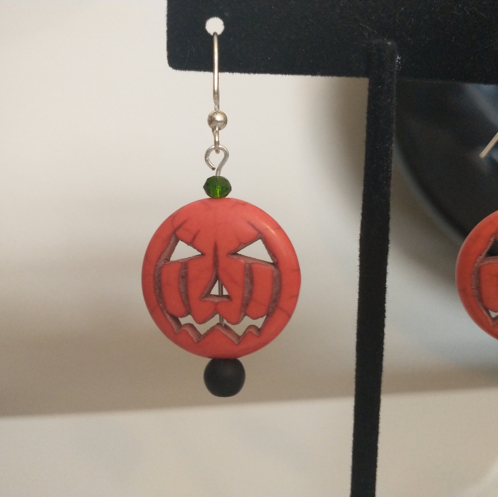 Earrings - Picture 5 of 9